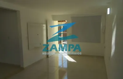 Casa térrea com 2 quartos, sala e cozinha amplas e uma vaga descoberta num lugar especial