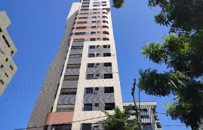 Belíssimo apartamento à venda no meireles com 3 quartos e duas vagas.