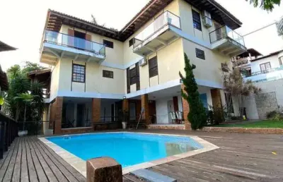 Casa em condoínio a venda em camboinhas - niterói - rio de janeiro