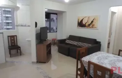 Apartamento reformado | 1 dormitório | mobiliado e equipado | 83m² privativos | vaga numerada | avenida central – balneário camboriú