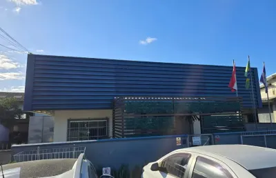 Casa comercial com 4 salas para alugar na Rua Jaroslau Clemente Pesch, 34, Nova Brasília, Joinville