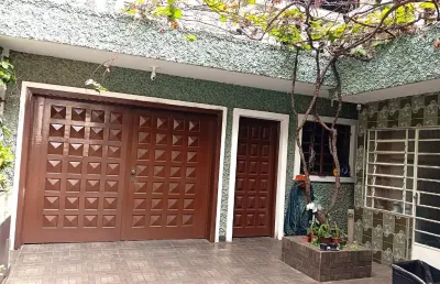Ótima casa com 298 m2 de área construída à venda no bairro vila são francisco em são paulo/sp. possui 03 dormitórios, sala de jantar, sala de estar, cozinha espaçosa, lavabo, banheiro grande, despensa