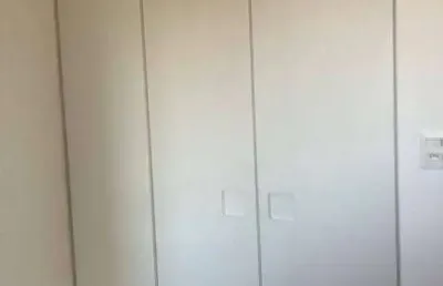 Apartamento com 3 dormitórios, 1 suíte, e 2 vagas de garagem em moema