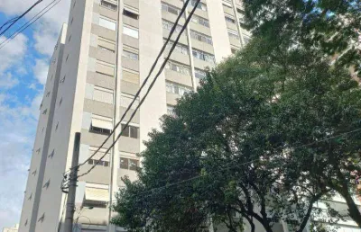 Moema 104m2 sendo 2:dorm.com 3 reversível escritório ,2 banheiros, local nobre fora de rota ,andar alto sp