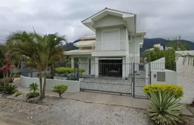 Casa com 3 quartos para alugar na Rua Olinda Olídia Vieira, 1, Praia de Fora, Palhoça