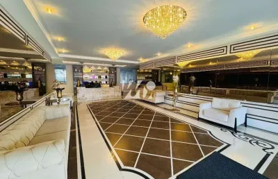 Apartamento com piscina e 3 quartos e suíte no centro