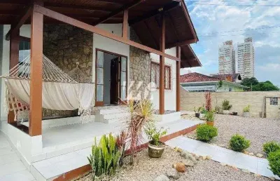 Casa com 3 quartos à venda na Rua Vilma Weiss, 1, Centro, Palhoça