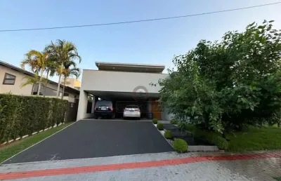 Casa à venda no condominio sun lake (porteira fechada)
