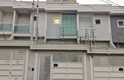 Sobrado na parada inglesa com 3 dorms, 3 vagas e churrasqueira! 