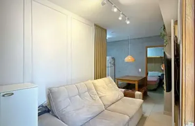 Apartamento térreo 1 dorm mobiliado, ao lado do metrô – pronto pra morar!