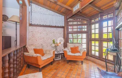 Casa com 3 quartos à venda na Rua Luiz Leduc, 251, Vista Alegre, Curitiba