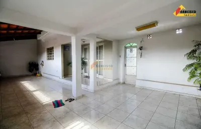 Casa à venda, 3 quartos, 2 vagas, nossa senhora das graças - divinópolis/mg