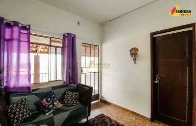 Casa com 3 quartos à venda no São José, Divinópolis 