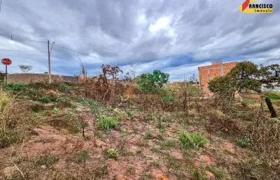 Terreno à venda no Residencial Lagoa Park, Divinópolis 