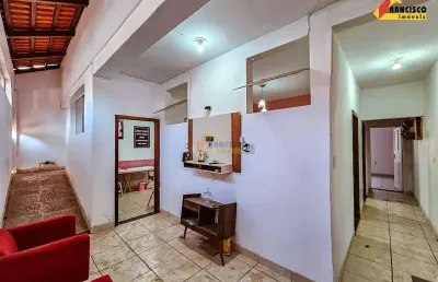 Casa com 1 quarto à venda no Centro, Divinópolis 