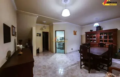 Casa à venda, 4 quartos, 1 suíte, 4 vagas, santa clara - divinópolis/mg