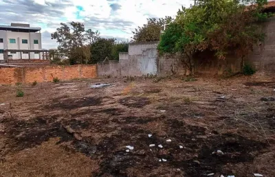 Terreno à venda no Jardim Candelária, Divinópolis 
