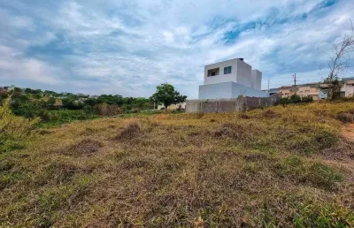 Terreno à venda no Davanuze, Divinópolis 