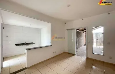 Casa à venda, 2 quartos, 1 vaga, santa rosa - divinópolis/mg