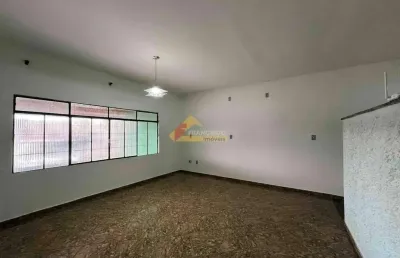 Casa com 3 quartos para alugar no Centro, Divinópolis 