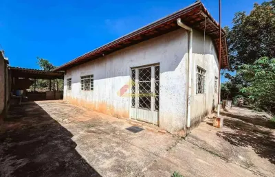 Casa com 3 quartos para alugar no João Paulo II, Divinópolis 