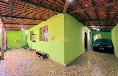 Casa com 3 quartos para alugar no Ermida, Divinópolis 