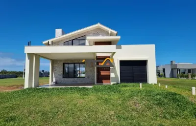 Casa em condomínio fechado com 3 quartos à venda na Rod. Pref. João Luiz Da Silva, 1181, Centro, Passo de Torres