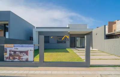 Casa nova 03 dormitórios amplo pátio para piscina e quiosque fica apenas 70m do