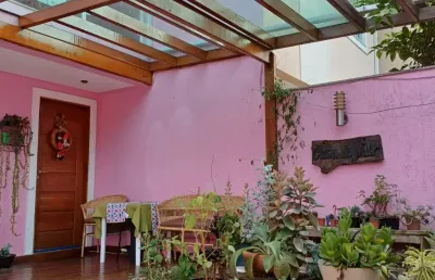 Casa de 3 quartos com suíte master, espaço gourmet e jardim em macaé, rj - r$490.000