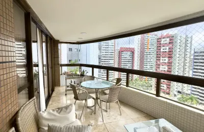 Apartamento alto padrão com 3 suítes e 245m² à venda no pituba ville