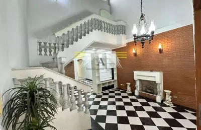 Espaço e estilo no belém! sobrado de 250m² com lareira, 4 dormitórios, sendo 1 suíte e forno à lenh