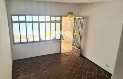 Excelente sobrado de  130m² à venda, 3 dormitórios, com terraço, localização excelente na região do