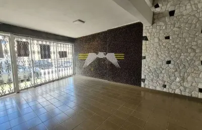 Sobrado com localização privilegiada no anália franco!!!  sendo 3 dormitorios 1 vaga de garagem por