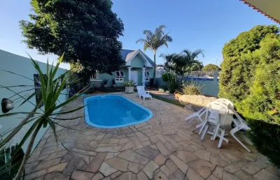 Casa térrea com 3 (três) dormitórios sendo 1 (uma) suíte, localizada no bairro igara