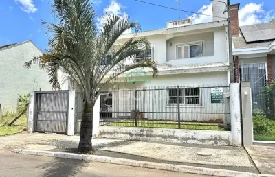 Casa de 4(quatro) dormitórios localizada no bairro moinhos de vento