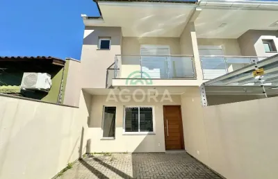 Sobrado com 3(três) dormitórios, sendo 1(uma) suíte com sacada, localizado no bairro igara