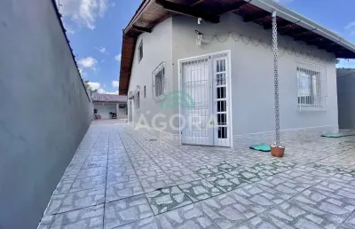 Casa térrea com 4 (quatro) dormitórios e piscina, localizada no bairro nossa sta. das graças.