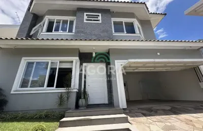Sobrado com 4 (quatro) dormitórios, sendo 1 (suíte) master, localizado no bairro moinhos de vento.