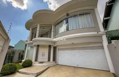 Sobrado com area privativa 359m², sendo 3 dormitórios e 3 suítes, localizado no bairro cidade nova