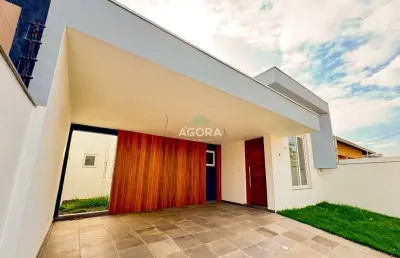 Casa térrea com 146m² privativos localizada no bairro igara