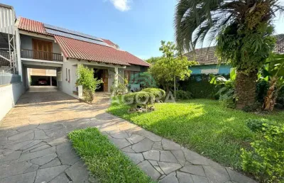 Sobrado de 348m² com 5 (cinco) dormitórios, localizado no bairro niterói.