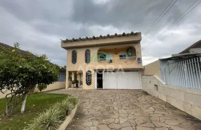 Sobrado com 4 (seis) dormitórios, localizado no bairro estância velha.