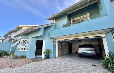 Excelente sobrado com 3 (três) dormitórios, localizado no bairro jardim do lago.