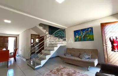 Sobrado em condomínio de 96,97m² com 2 (dois) dormitórios, localizado no bairro niterói.