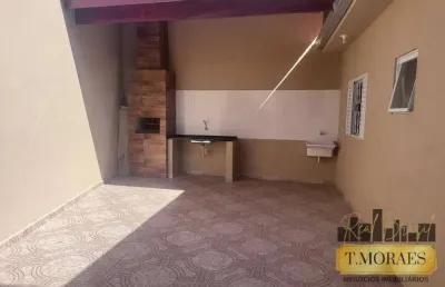 Casa nova com espaço gourmet e churrasqueira - independente