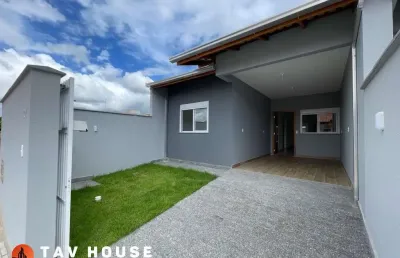Casa à venda em balneário piçarras com 03 dormitórios à 600 metros da praia e de todos os comércios