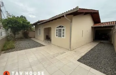 Casa de 130m² a apenas 300m da praia - conforto, lazer e qualidade de vida em itajuba, barra velha