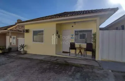 Casa com 2 quartos à venda na Rua Lilás, 04, Outeiro, Araruama
