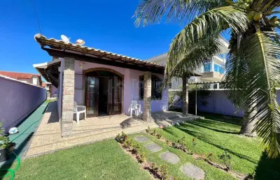 Ótima casa linear em condomínio fechado próximo à lagoa em praia seca