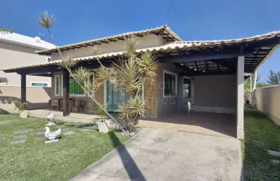 Casa em condomínio fechado com 3 quartos à venda na r. toribate, praia seca, araruama, 100 m2 por r$ 595.000